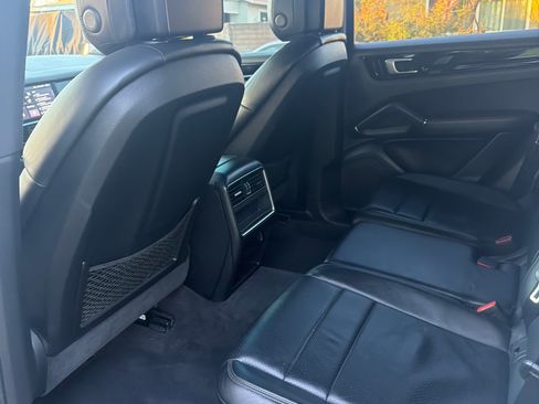 Used 2019 Porsche Cayenne image 10
