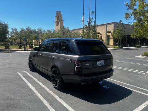 Used 2018 Land Rover Range Rover Long Wheelbase Autobiography image 5