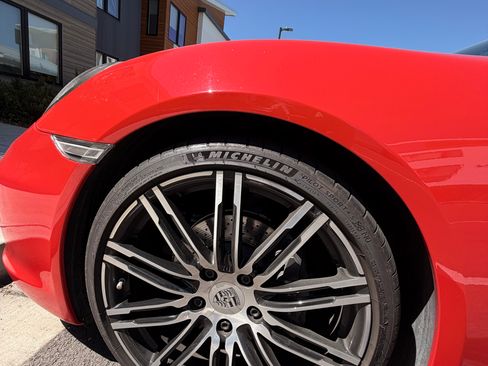 Used 2015 Porsche Boxster RWD image 16