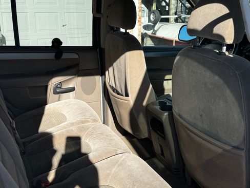 Used 2004 Ford Explorer Sport XLT image 12