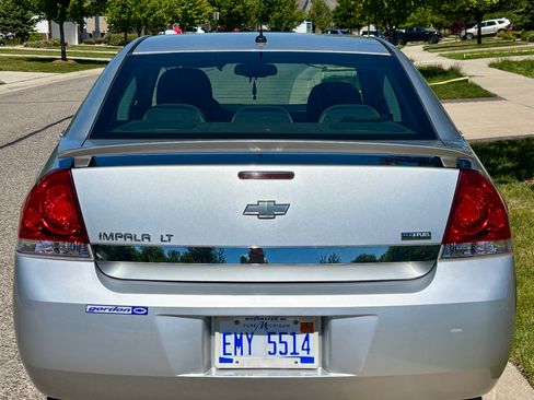 Used 2009 Chevrolet Impala LT FWD image 4