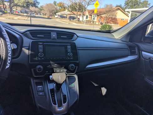 Used 2019 Honda CR-V LX image 2