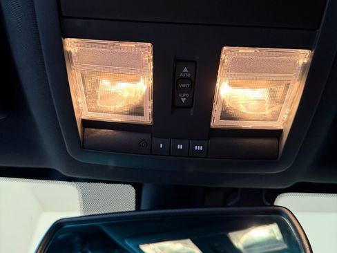 Used 2016 Dodge Challenger R/T Plus image 24