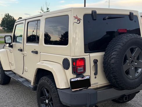 Used 2011 Jeep Wrangler Unlimited Sport AWD/4WD image 10