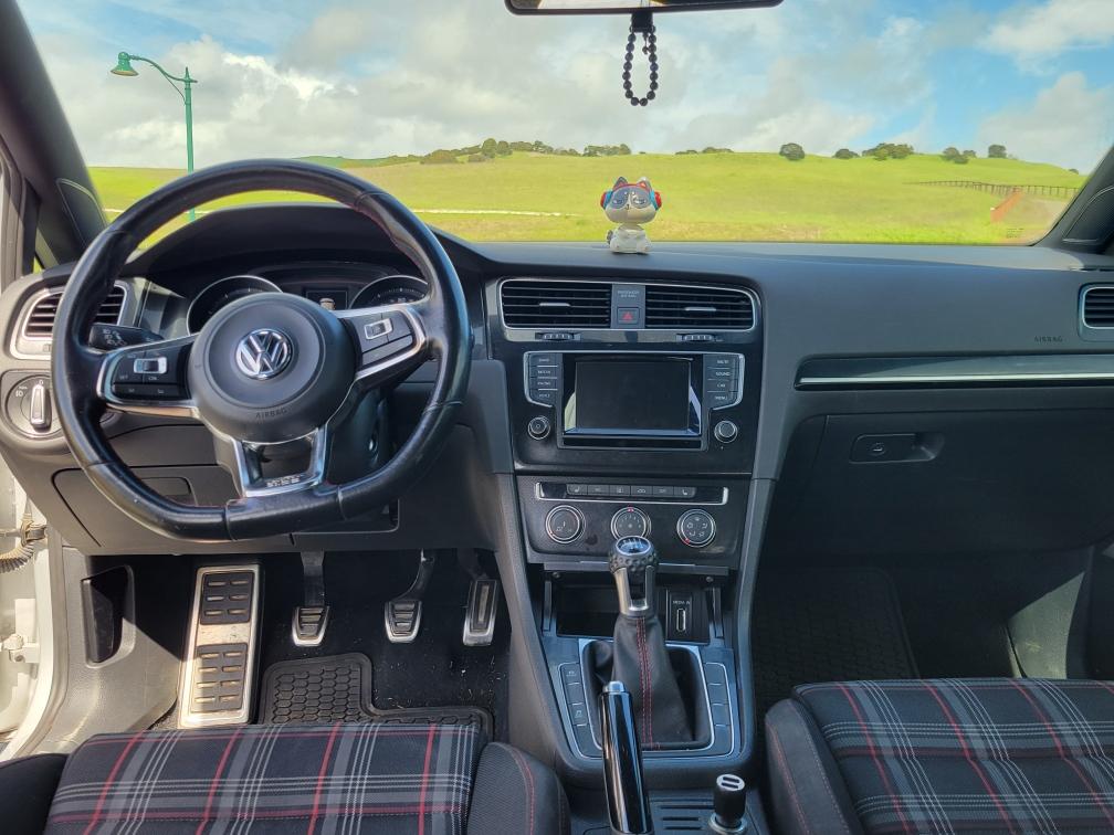 Used 2015 Volkswagen GTI S FWD image 8