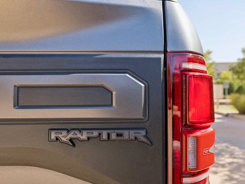 Used 2019 Ford F150 Raptor w/ Equipment Group 802A Luxury AWD/4WD image 22
