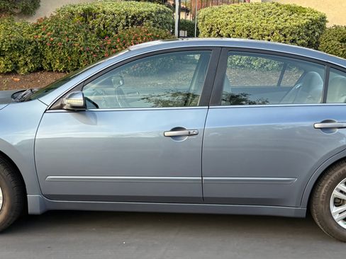 Used 2011 Nissan Altima 2.5 S w/ Convenience Pkg image 1