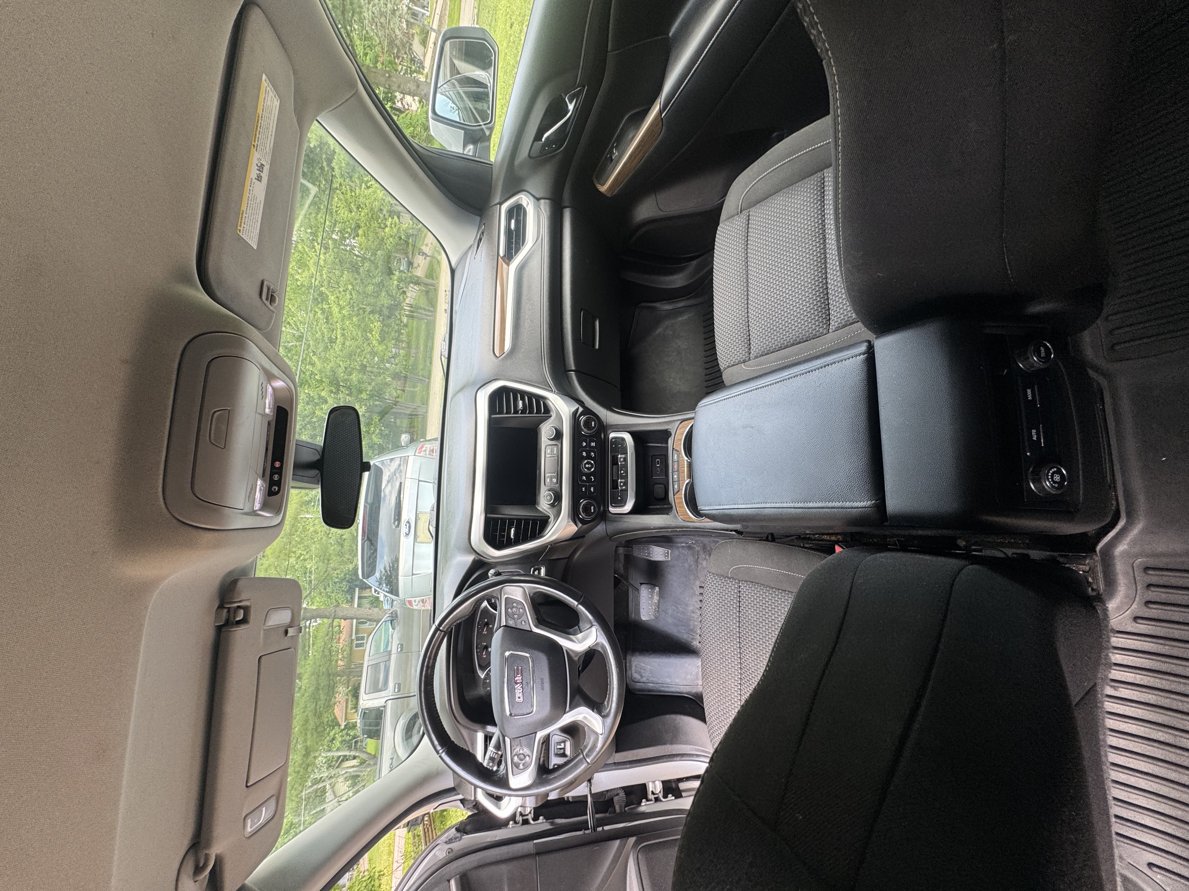 Used 2020 GMC Acadia SLE FWD image 10