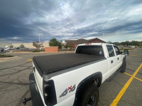 Used 2005 Chevrolet Silverado 2500 LT w/ Heavy-Duty Power Package AWD/4WD image 11
