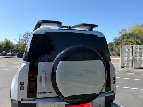 Used 2024 Land Rover Defender 110 S image 6