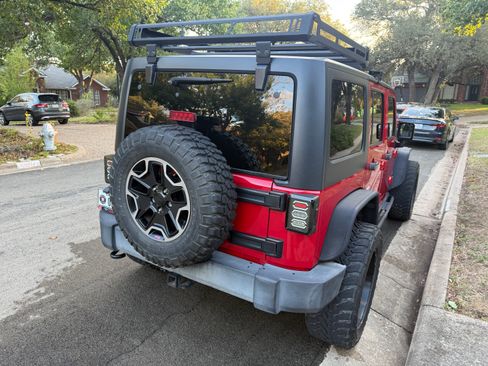 Used 2012 Jeep Wrangler Unlimited Sport image 4