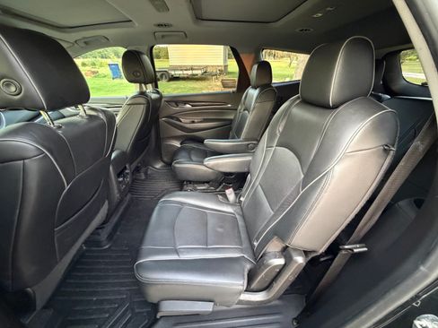Used 2021 Buick Enclave Avenir w/ Avenir Technology Package AWD/4WD image 4
