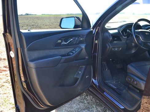 Used 2022 Chevrolet Traverse High Country w/ LPO, Cargo Package image 10