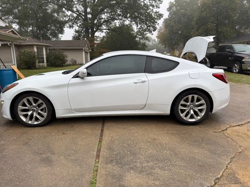 Used 2016 Hyundai Genesis 3.8 image 14