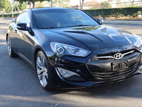 Used 2013 Hyundai Genesis 3.8 image 25