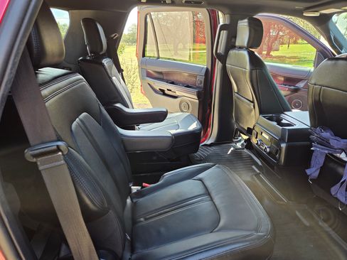 Used 2020 Ford Expedition Limited w/ Texas Edition Package image 10