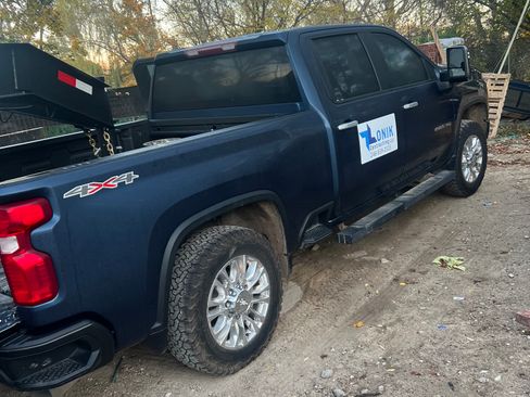 Used 2021 Chevrolet Silverado 2500 W/T w/ WT Convenience Package image 5