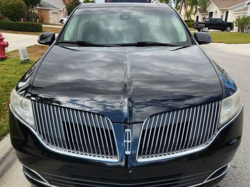 Used 2013 Lincoln MKT AWD image 8
