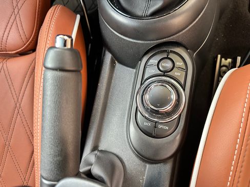 Used 2024 MINI Cooper S w/ Signature Upholstery Package image 30