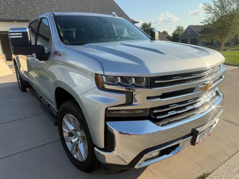 Used 2020 Chevrolet Silverado 1500 LTZ w/ LTZ Premium Package AWD/4WD image 4