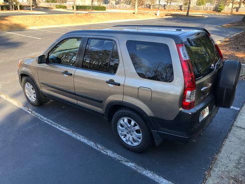 Used 2005 Honda CR-V EX image 2