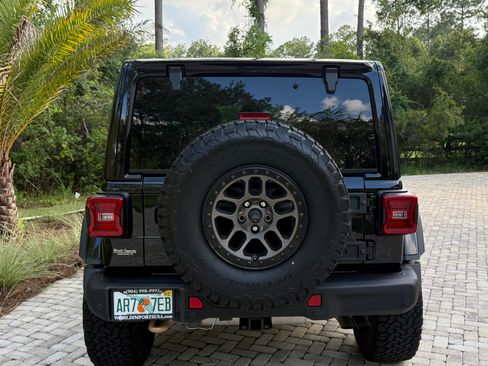 Used 2022 Jeep Wrangler Unlimited Rubicon w/ Xtreme Recon 35" Tire Package AWD/4WD image 8