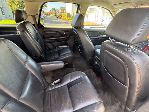 Used 2007 Cadillac Escalade AWD image 17