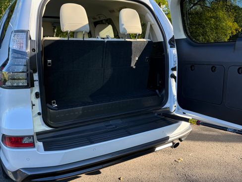 Used 2023 Lexus GX 460 Premium image 10