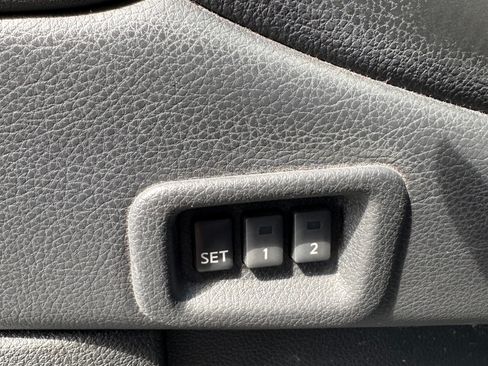 Used 2012 Nissan Murano LE FWD image 16