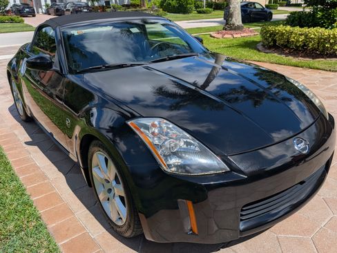 Used 2004 Nissan 350Z Touring image 6