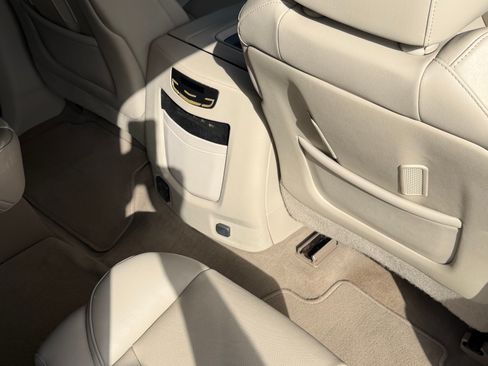 Used 2019 Cadillac Escalade Luxury image 16