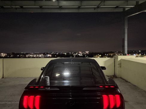 Used 2019 Ford Mustang Coupe RWD image 8