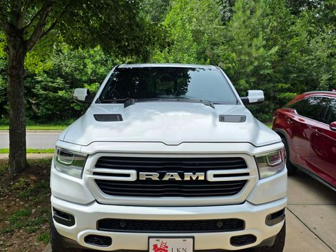 Used 2023 RAM 1500 Laramie AWD/4WD image 2