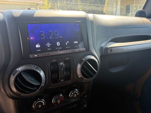 Used 2014 Jeep Wrangler Unlimited Sport w/ Quick Order Package 24S AWD/4WD image 8