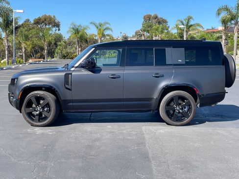 Used 2023 Land Rover Defender 130 X-Dynamic SE image 1