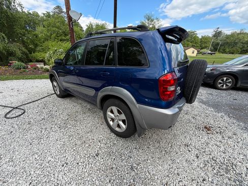 Used 2004 Toyota RAV4 4WD image 6