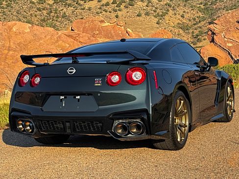 Used 2024 Nissan GT-R w/ Floor Mat Package AWD/4WD image 21