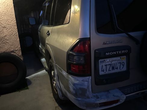 Used 2001 Mitsubishi Montero XLS image 10