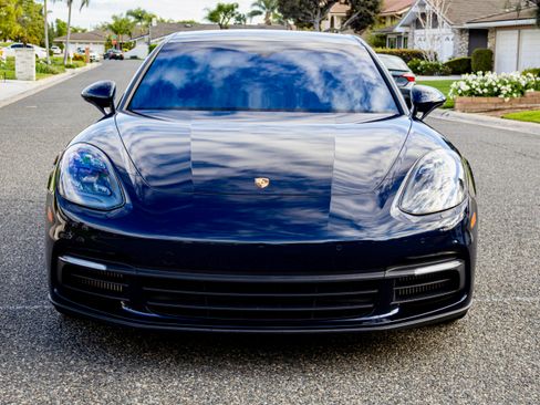 Used 2018 Porsche Panamera 4S image 2