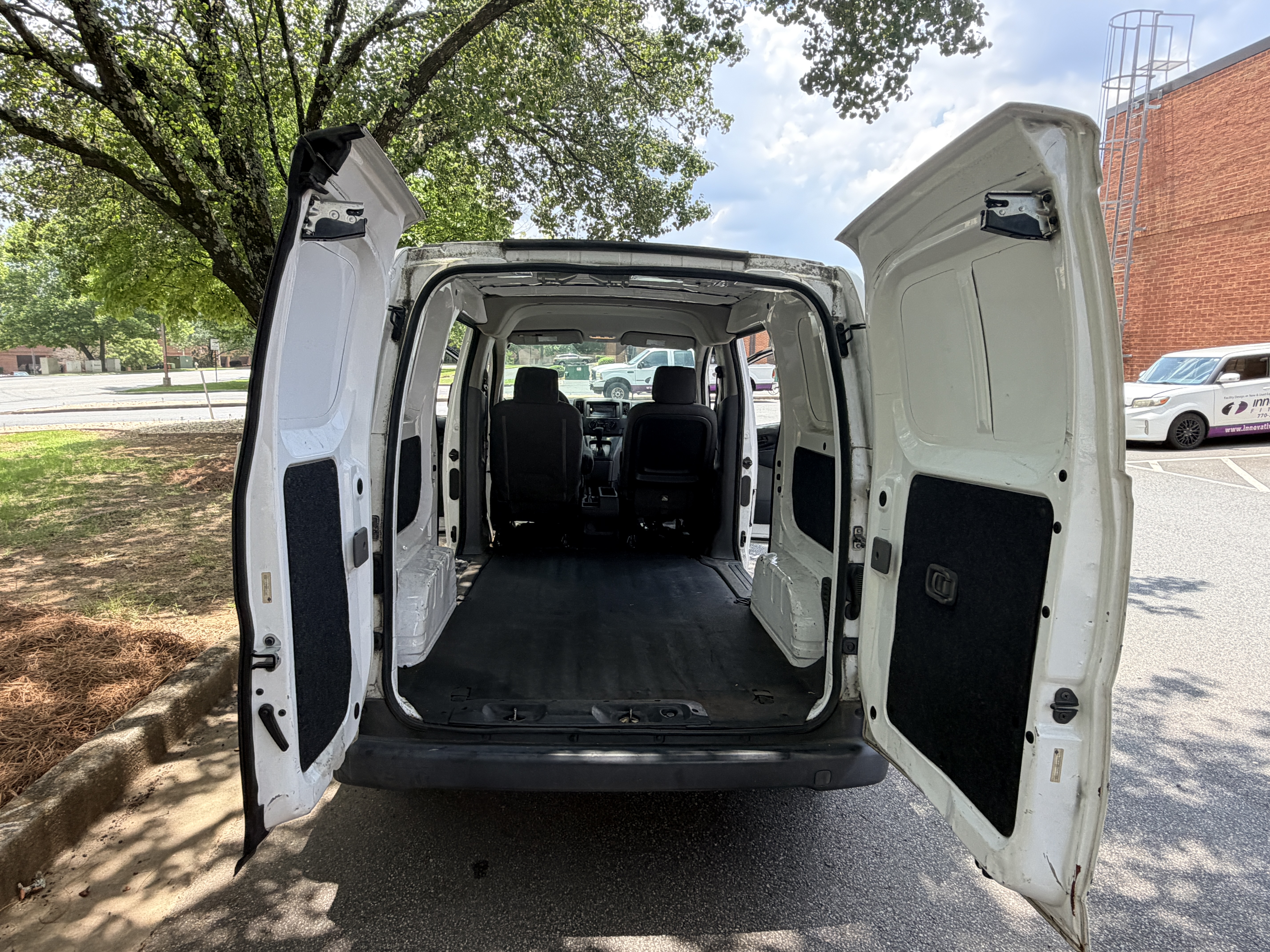 Used 2015 Nissan NV200 S FWD image 4