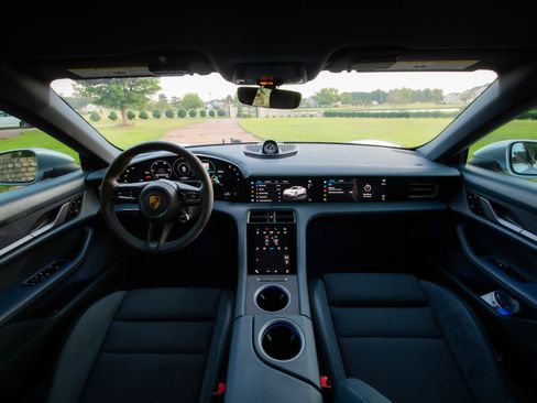 Used 2020 Porsche Taycan 4S image 5