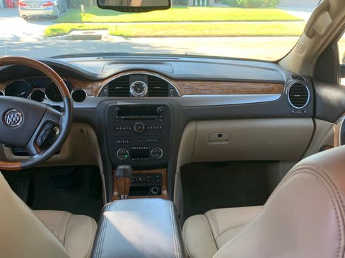 Used 2010 Buick Enclave CXL image 14