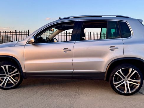 Used 2017 Volkswagen Tiguan SEL image 10
