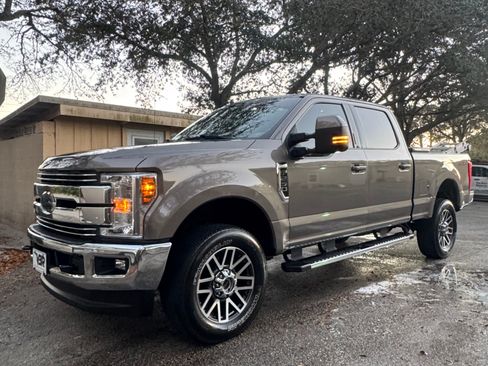 Used 2019 Ford F250 Lariat w/ Lariat Value Package AWD/4WD image 15
