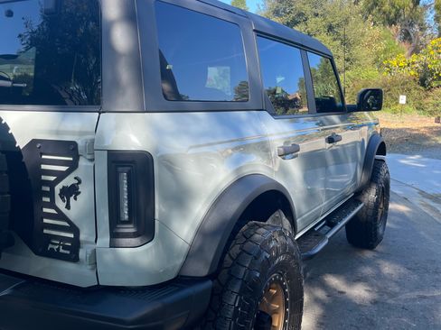 Used 2022 Ford Bronco Black Diamond image 4