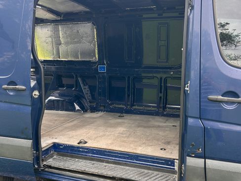 Used 2014 Mercedes-Benz Sprinter 2500 image 8