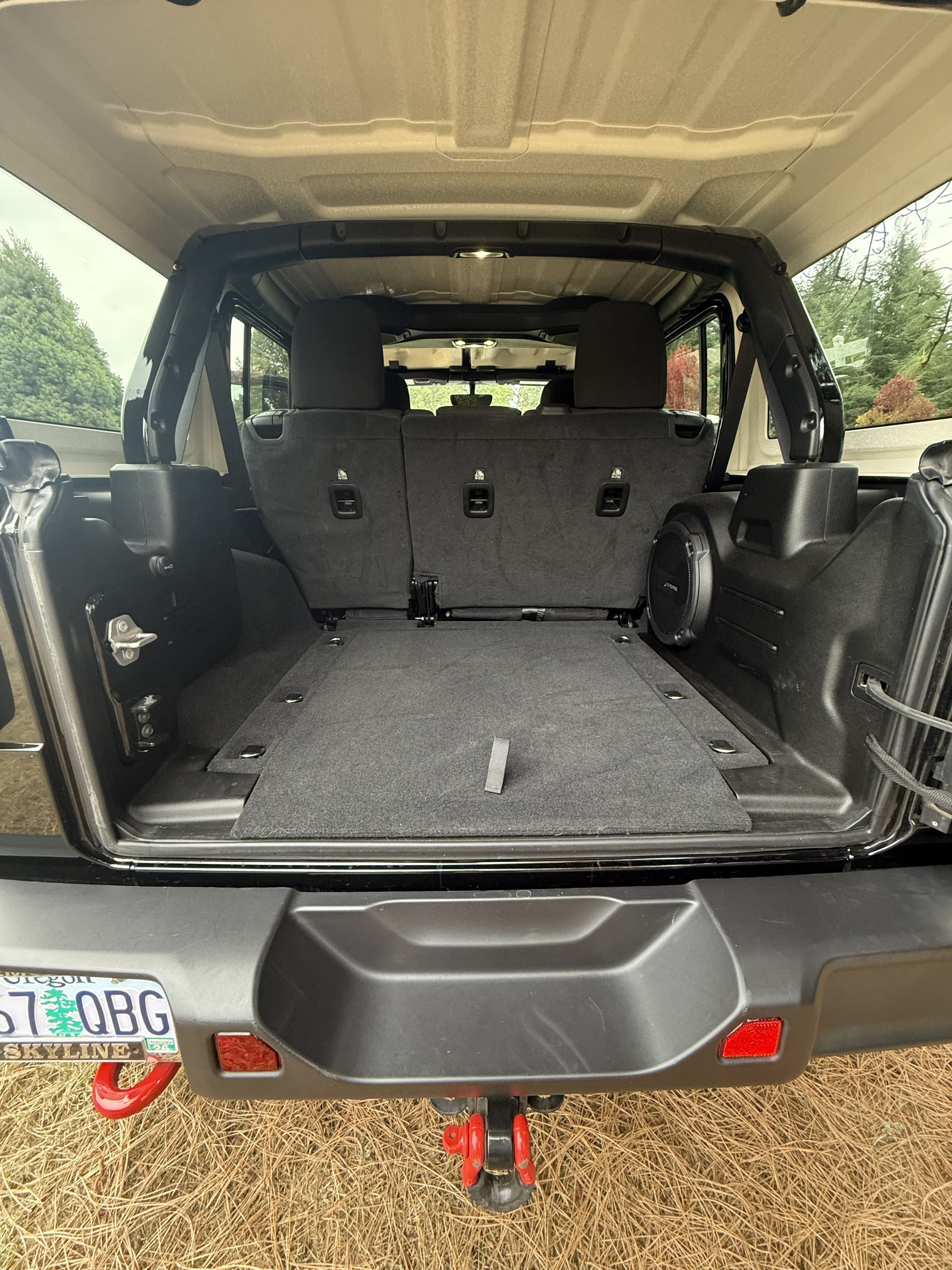 Used 2022 Jeep Wrangler Unlimited Sahara w/ Cold Weather Group AWD/4WD image 21