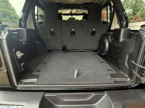 Used 2022 Jeep Wrangler Unlimited Sahara w/ Cold Weather Group image 21