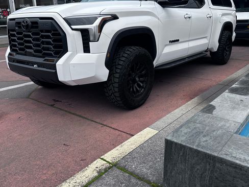 Used 2022 Toyota Tundra SR5 image 2