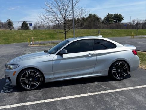 Used 2016 BMW M235i Coupe RWD image 1